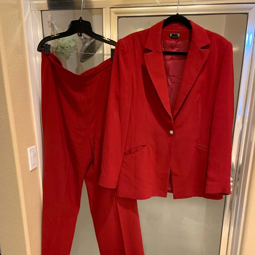 Women’s pant suit
